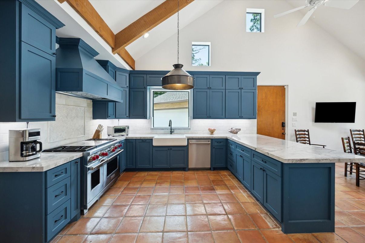 Interior, Kitchen, Pendant Lights, Recessed Lighting, Stainless Steel Appliances, Wooden Beams