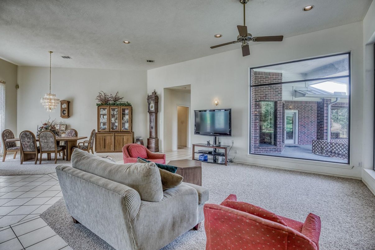 Dining room, Interior, Living room, Pendant Lights, Recessed Lighting