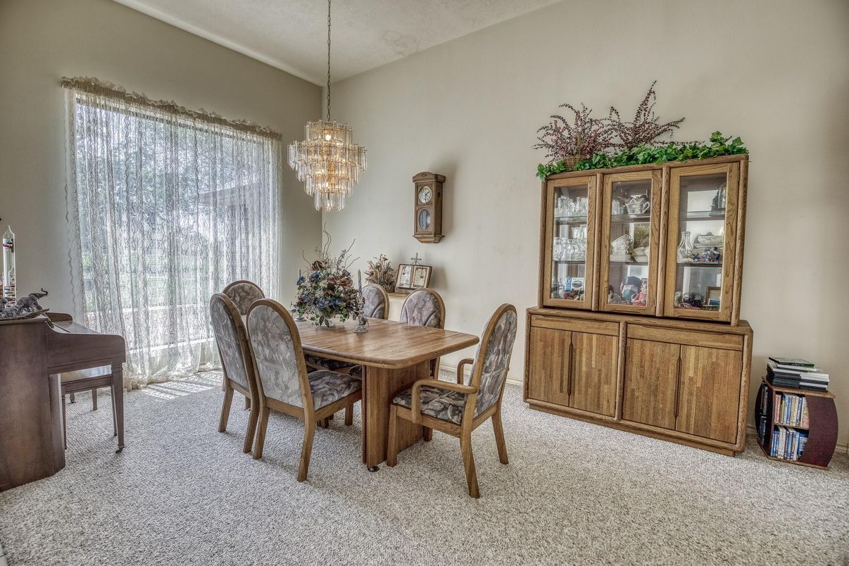 Chandelier, Dining room, Interior