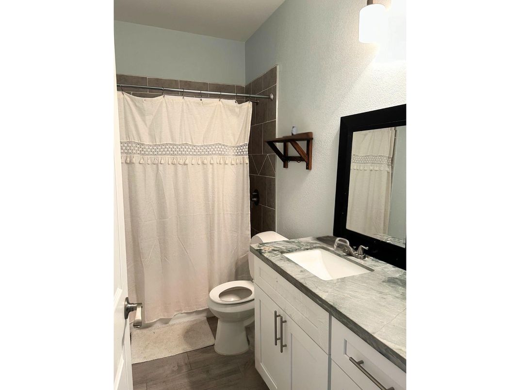 Bathroom, Interior, Tile Countertops