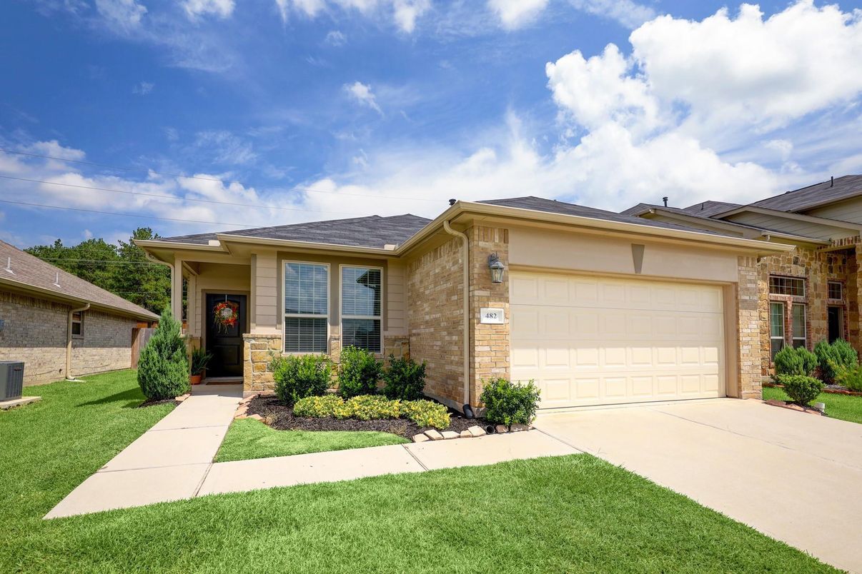 Attached, Exterior, Facade, Brick Facade, Ranch
