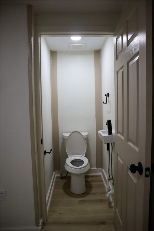 Bathroom, Interior, Recessed Lighting, Wood Texture Flooring