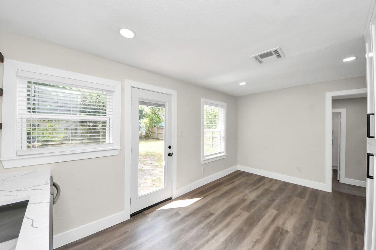Empty room, Interior, Recessed Lighting, Wood Texture Flooring