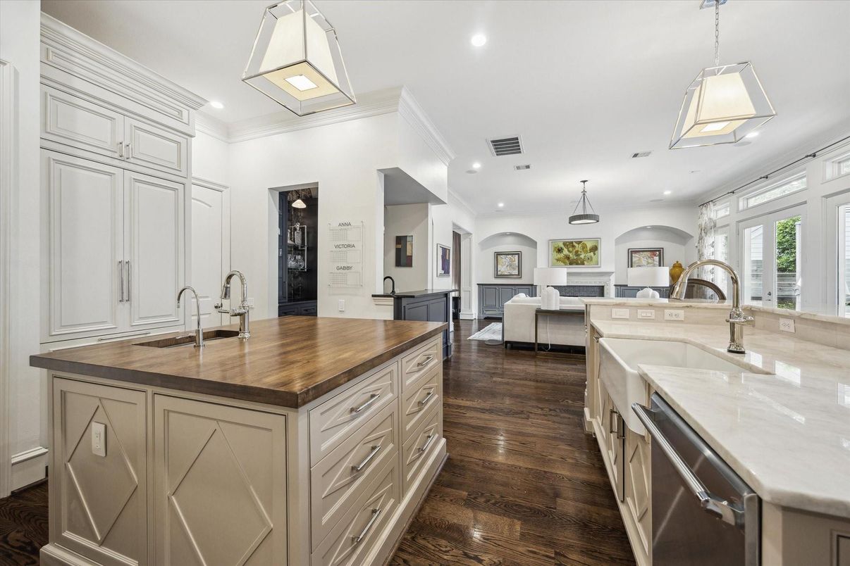 Interior, Kitchen, Living room, Pendant Lights, Recessed Lighting, Wood Texture Flooring