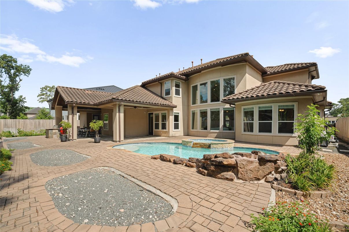Exterior, Pool