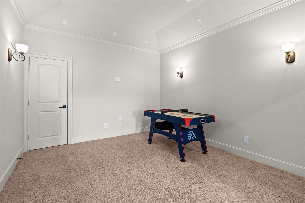 Game Room, Interior