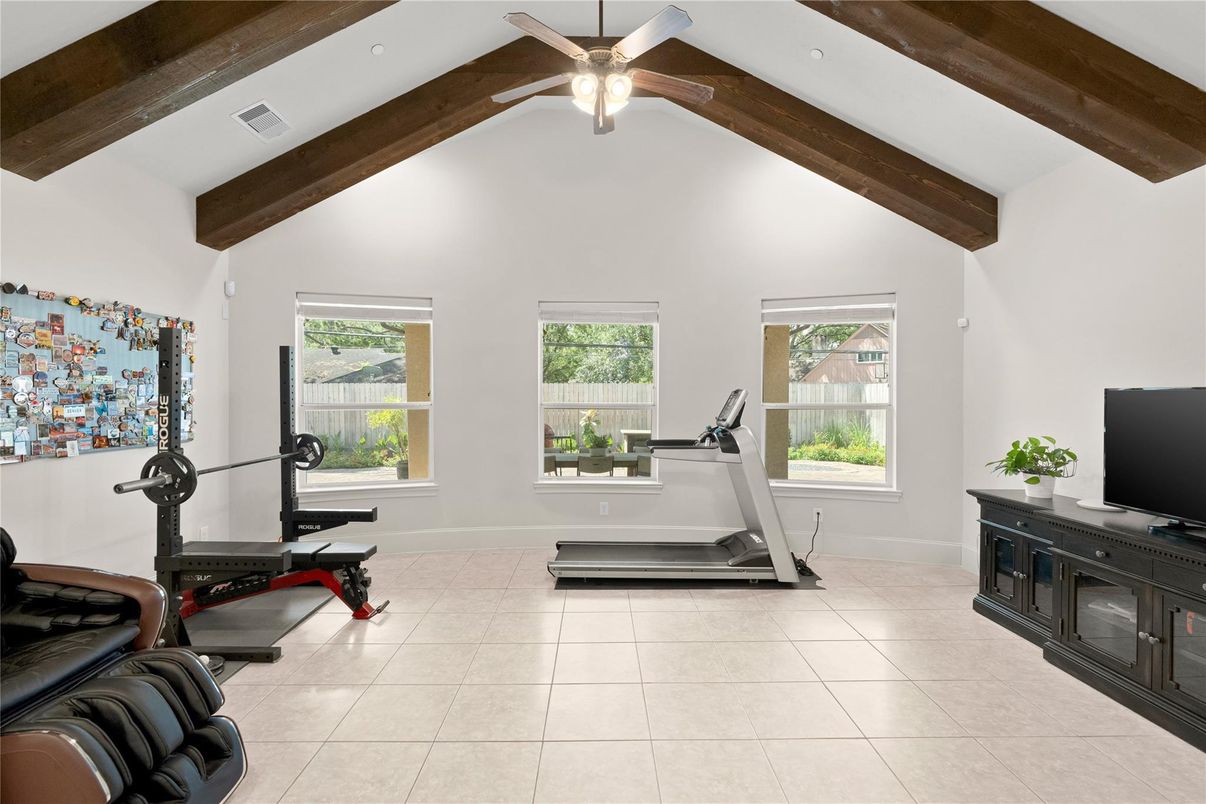 Fitness Equipment, Interior, Wooden Beams