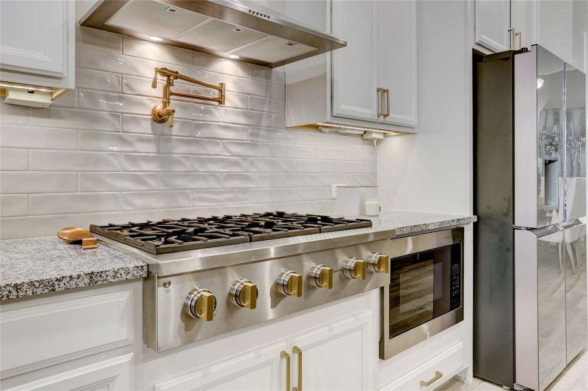 Interior, Kitchen, Stainless Steel Appliances