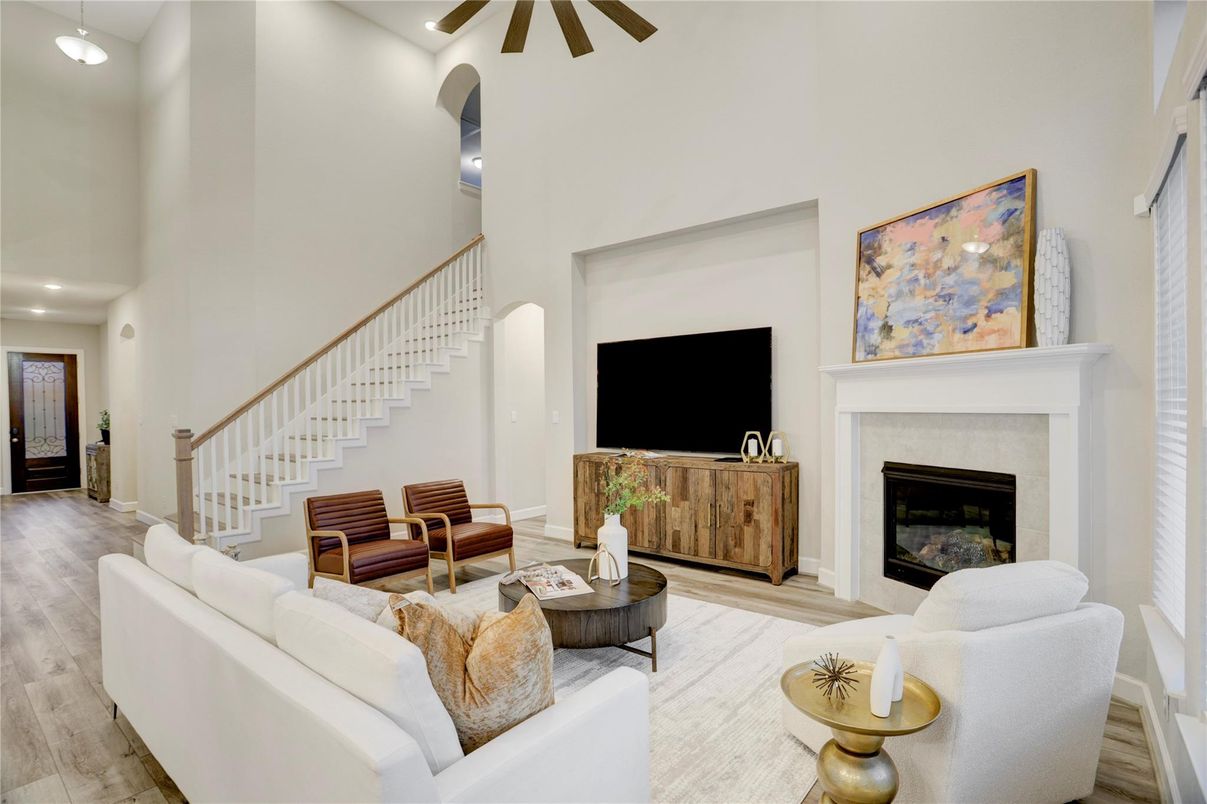 Fireplace, Interior, Living room, Pendant Lights, Recessed Lighting, Wood Texture Flooring