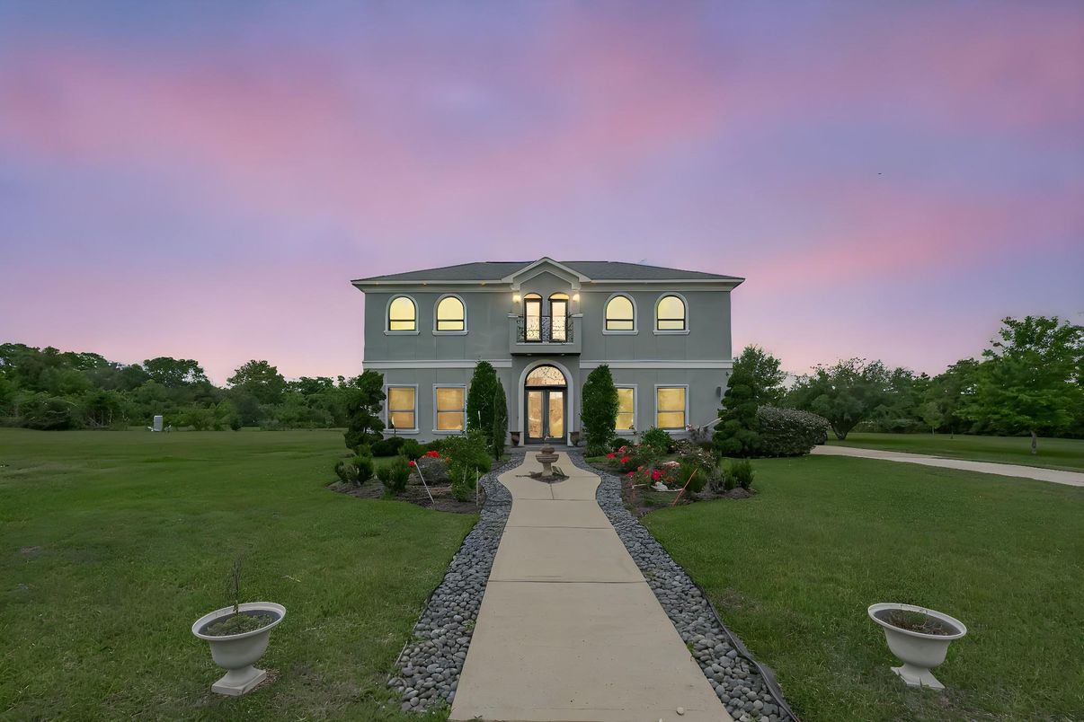Backyard, Exterior, Facade, French Provincial