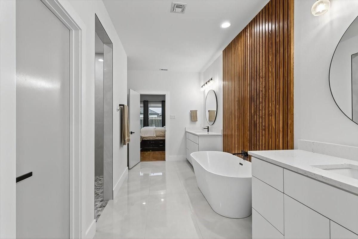 Bathroom, Dual Sink Vanities, Free Standing Baths, Interior, Recessed Lighting