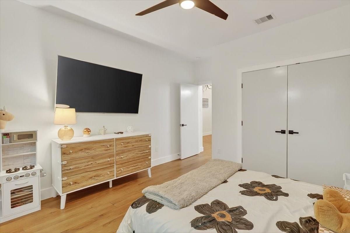 Bedroom, Interior, Recessed Lighting, Wood Texture Flooring