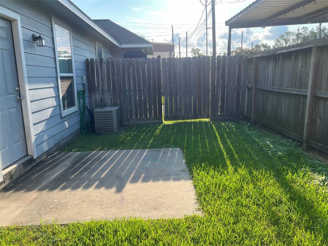 Backyard, Exterior