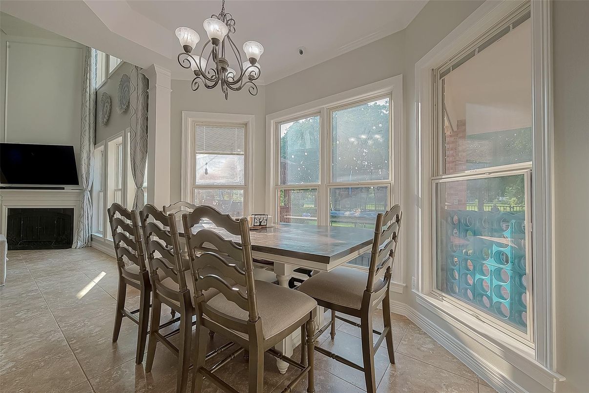 Chandelier, Dining room, Fireplace, Interior