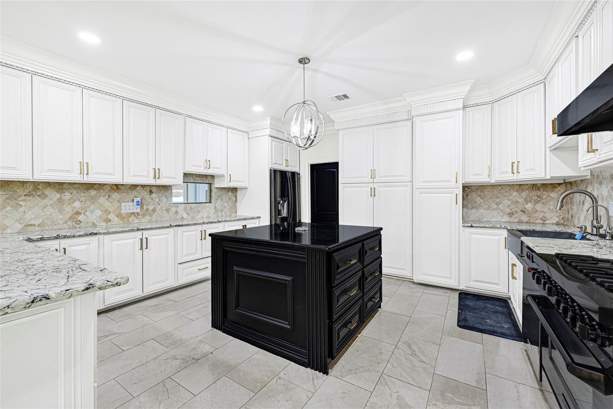 Chandelier, Interior, Kitchen, Pendant Lights, Recessed Lighting