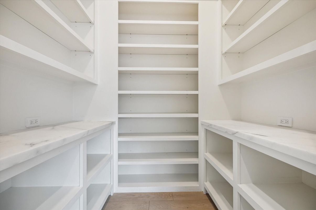 Interior, Walk-in Closets, Wood Texture Flooring