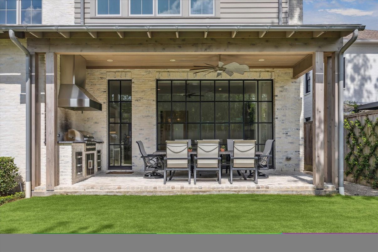 Exterior, Outdoor Kitchen
