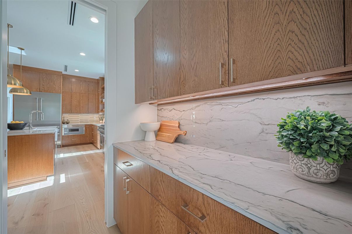 Interior, Kitchen, Pendant Lights, Recessed Lighting, Wood Texture Flooring