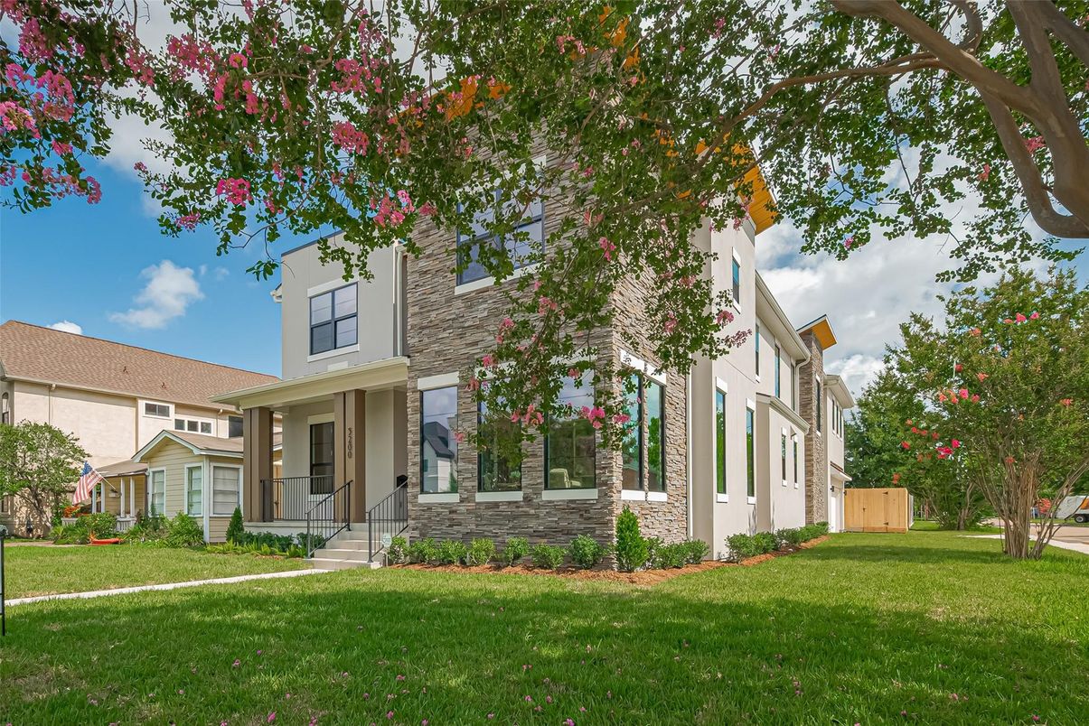 Backyard, Exterior, Facade, Farmhouse