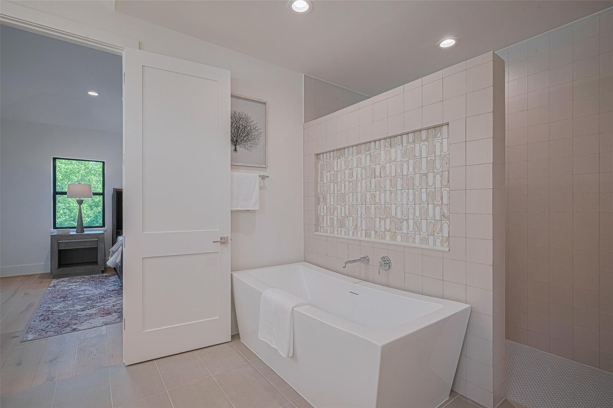 Bathroom, Free Standing Baths, Interior, Recessed Lighting