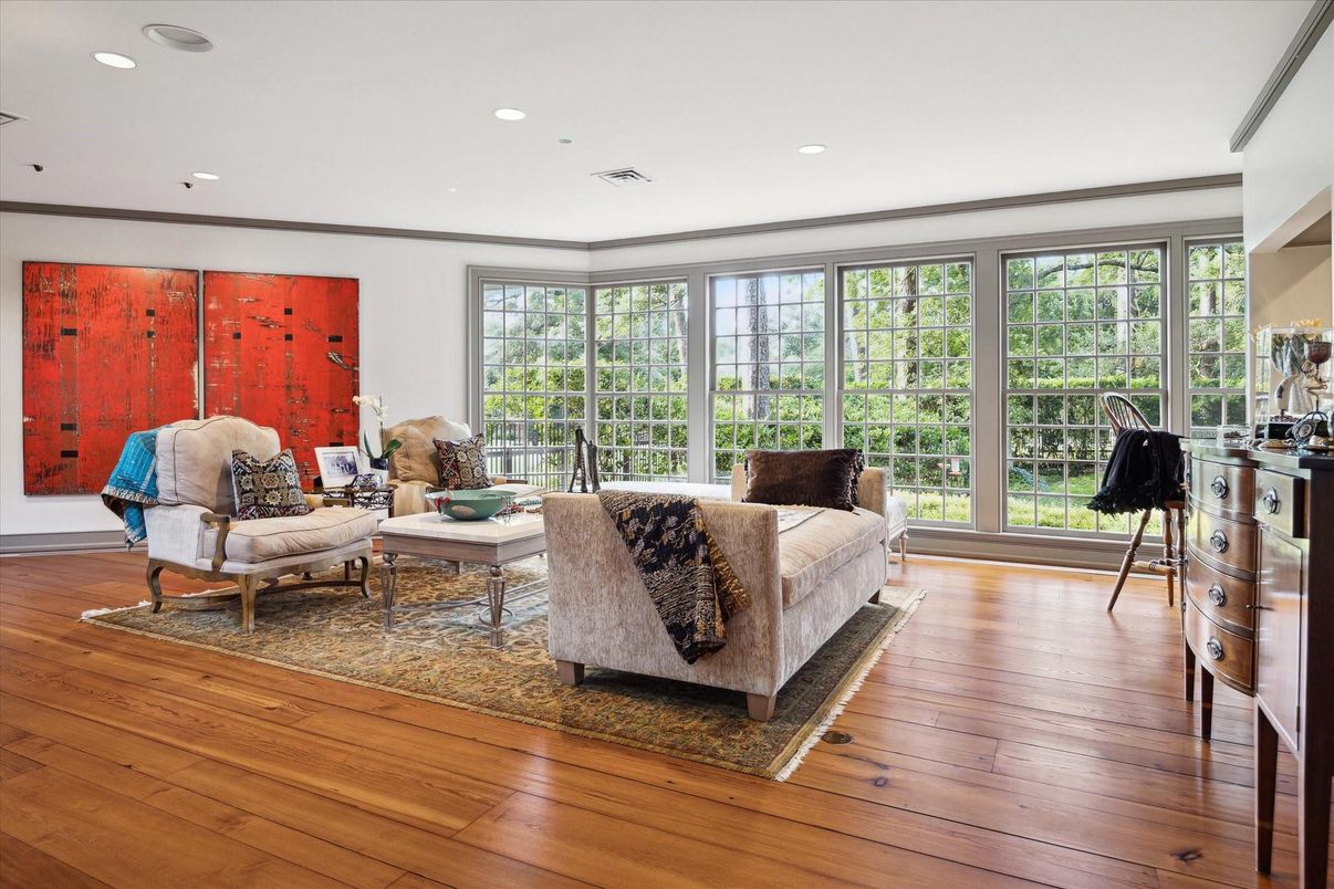 Interior, Living room, Recessed Lighting, Wood Texture Flooring