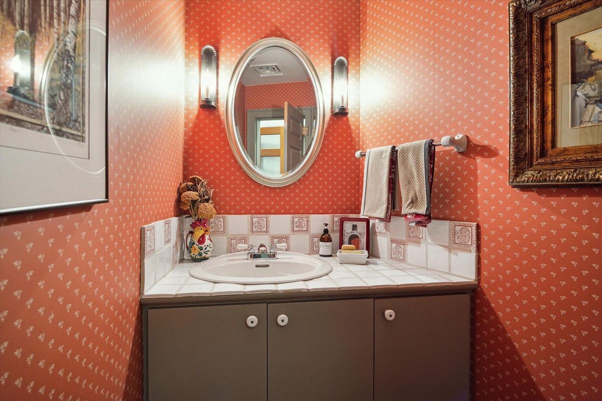 Bathroom, Interior, Tile Countertops