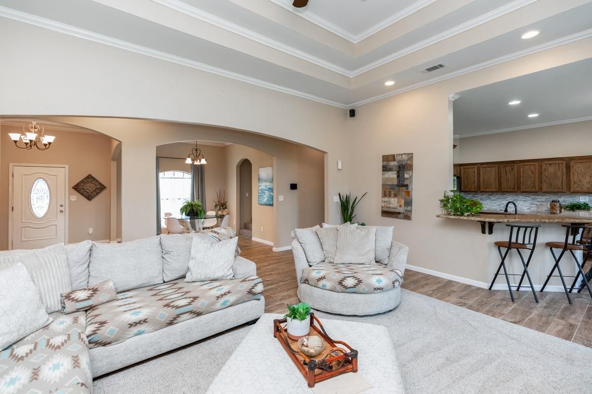 Chandelier, Interior, Living room, Pendant Lights, Recessed Lighting, Wood Texture Flooring