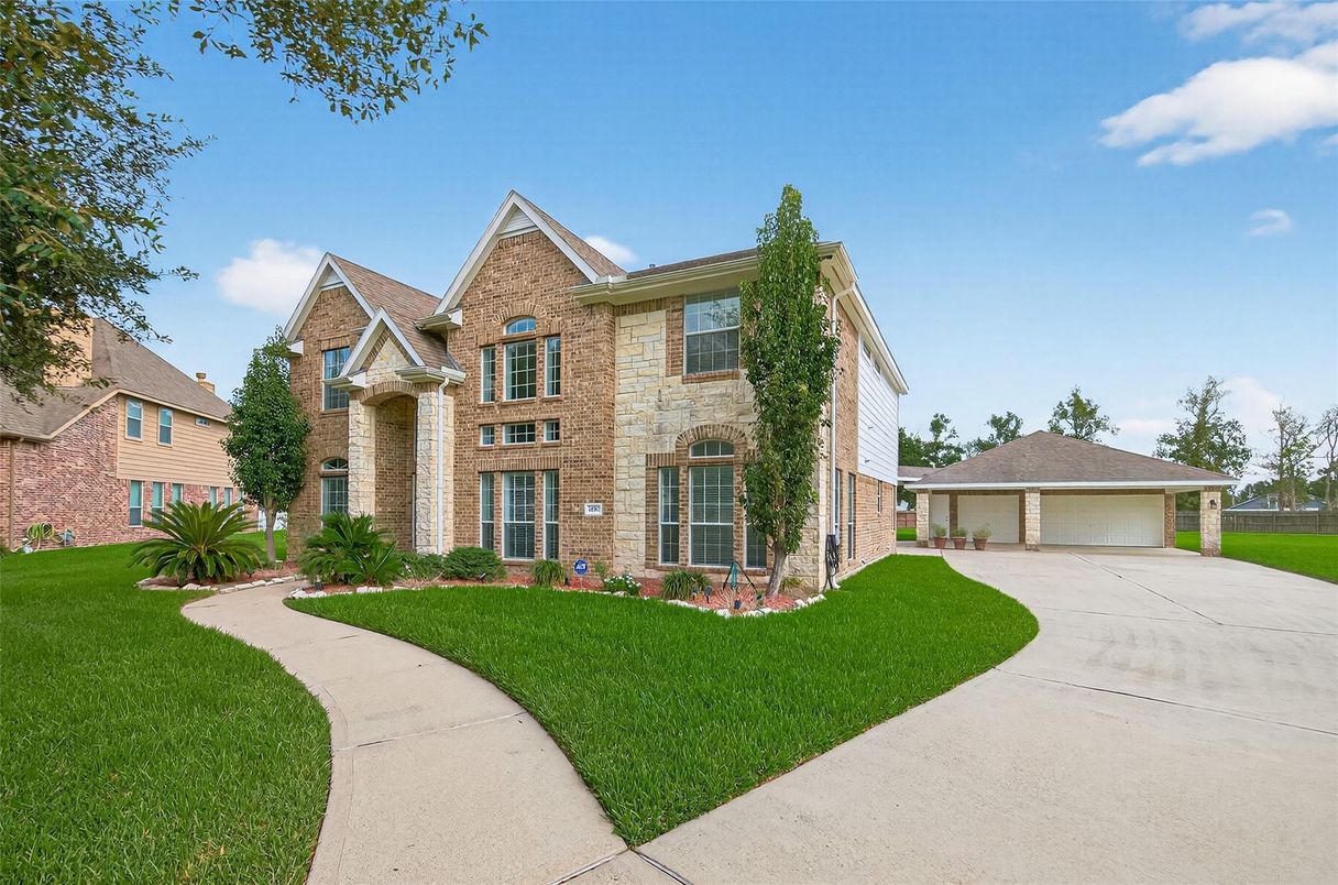 Backyard, Detached Garage, Exterior, Facade, Brick Facade, Brick Traditional