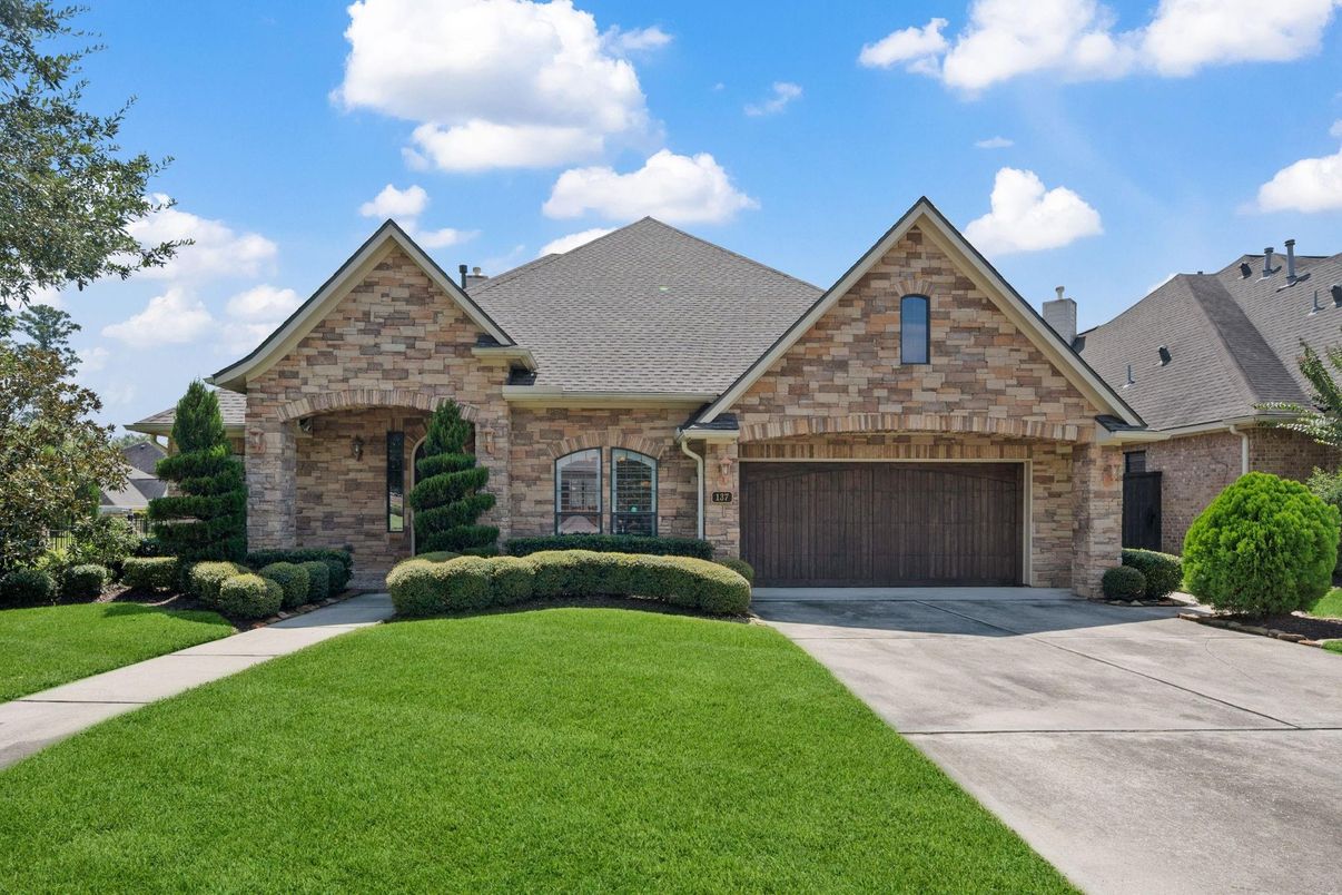 Attached, Exterior, Facade, Brick Facade, Brick Traditional