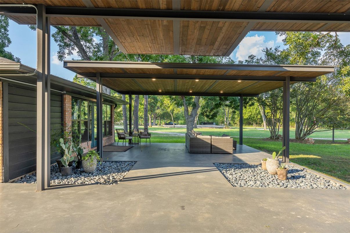 Backyard, Exterior