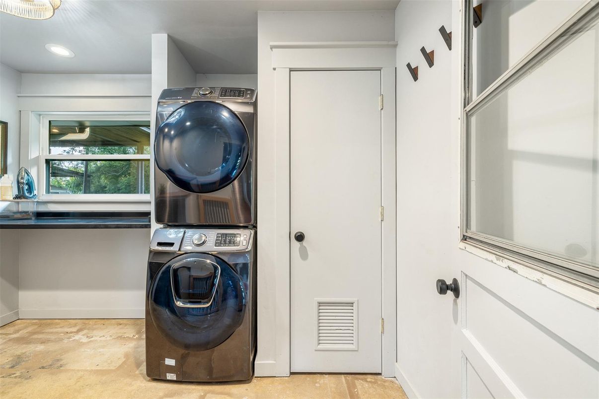 Interior, Recessed Lighting, Utility Closets, Washer