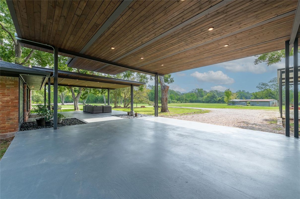 Backyard, Exterior