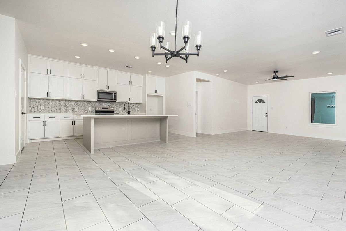 Chandelier, Interior, Kitchen, Marble, Pendant Lights, Recessed Lighting