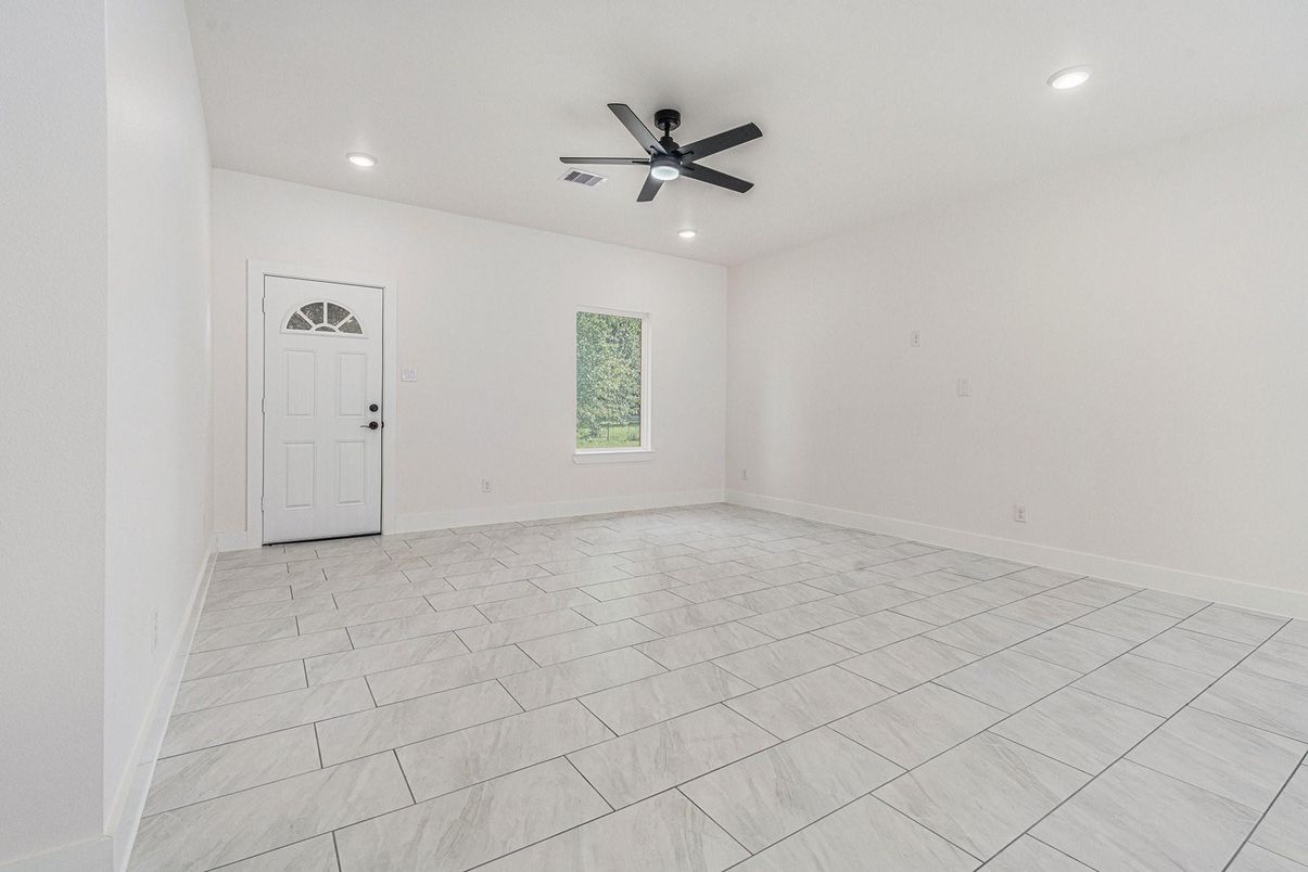 Empty room, Interior, Marble, Recessed Lighting