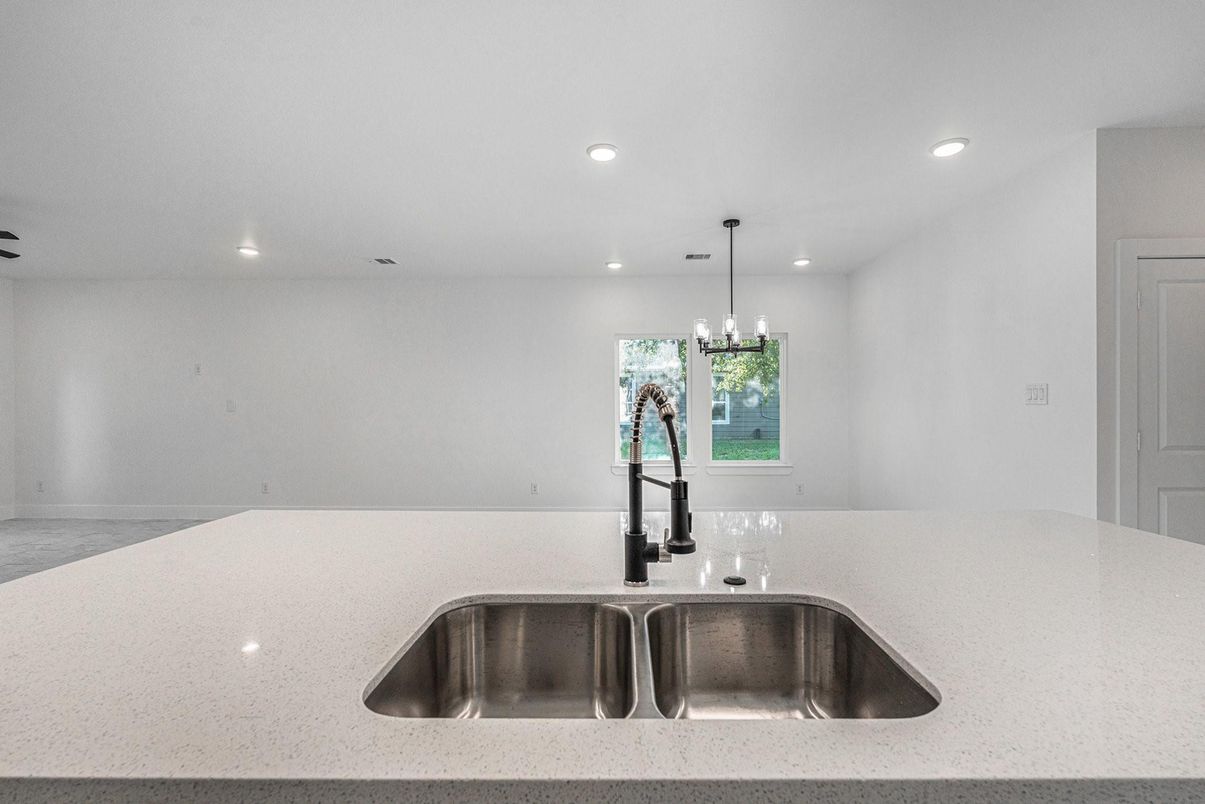 Chandelier, Empty room, Interior, Pendant Lights, Pool, Recessed Lighting