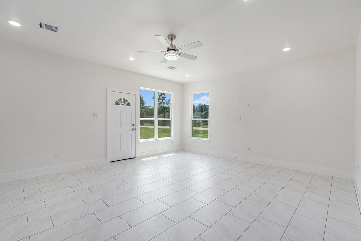 Empty room, Interior, Recessed Lighting