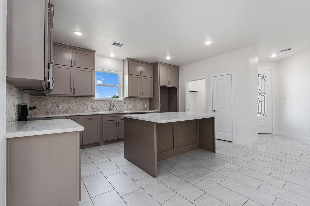Interior, Kitchen, Recessed Lighting
