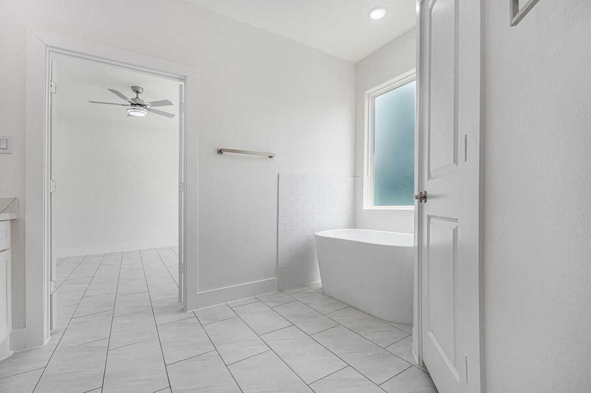Bathroom, Free Standing Baths, Interior, Recessed Lighting