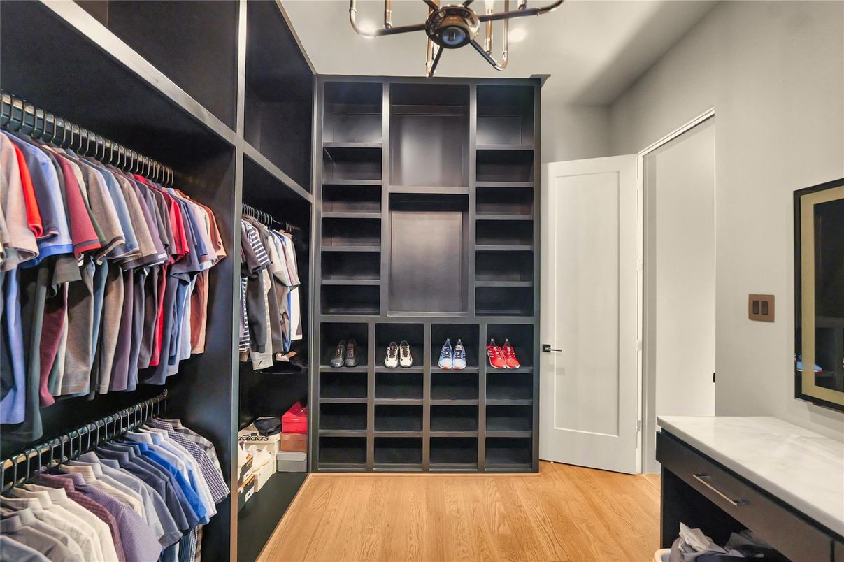 Interior, Walk-in Closets, Wood Texture Flooring