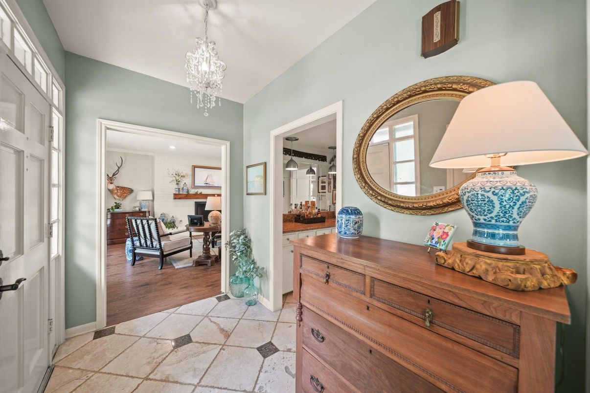 Chandelier, Interior, Recessed Lighting, Wood Texture Flooring