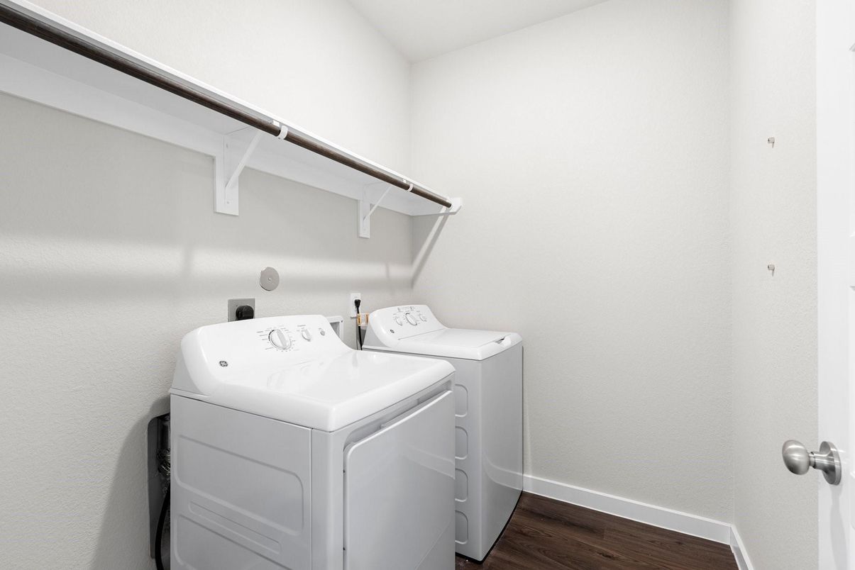 Interior, Washer, Wood Texture Flooring