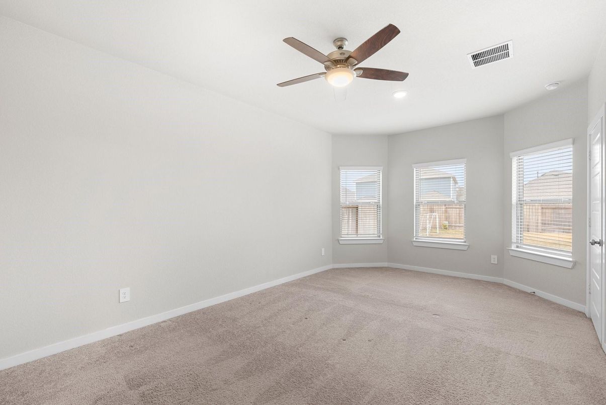 Empty room, Interior, Recessed Lighting