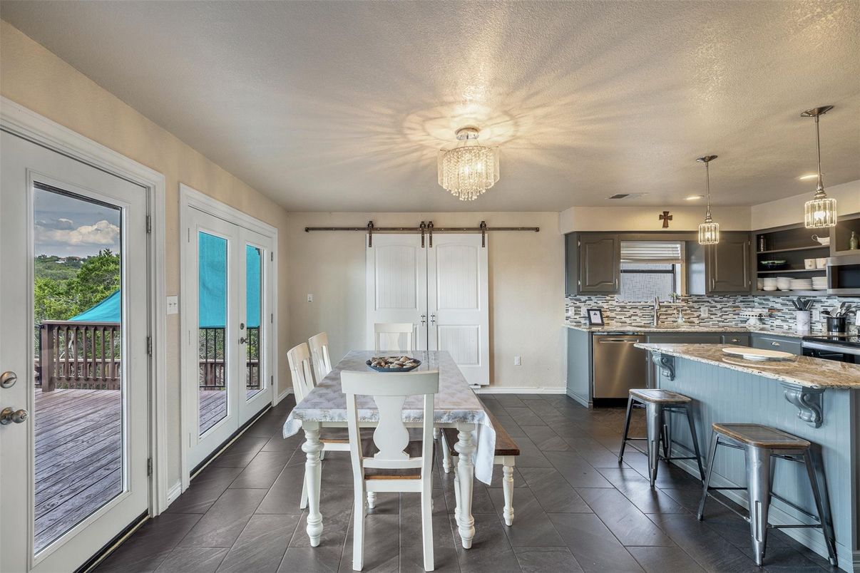 Chandelier, Dining room, Interior, Kitchen, Pendant Lights, Stainless Steel Appliances