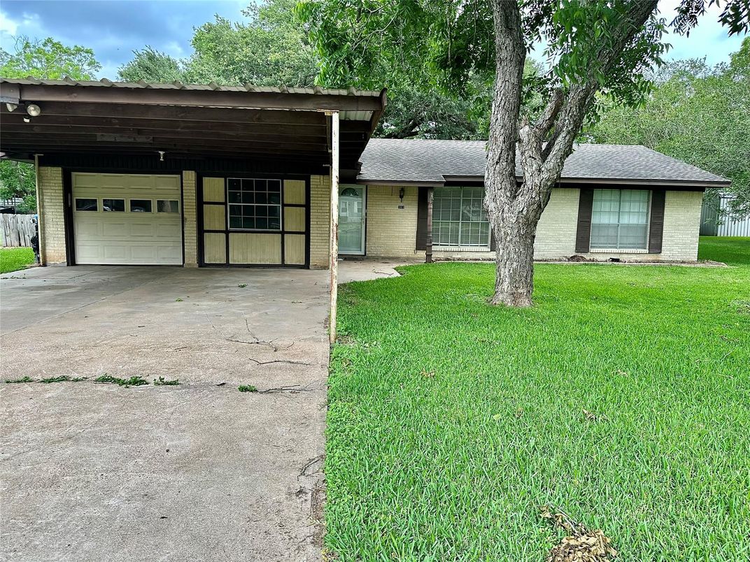 Attached, Backyard, Exterior, Facade, Ranch