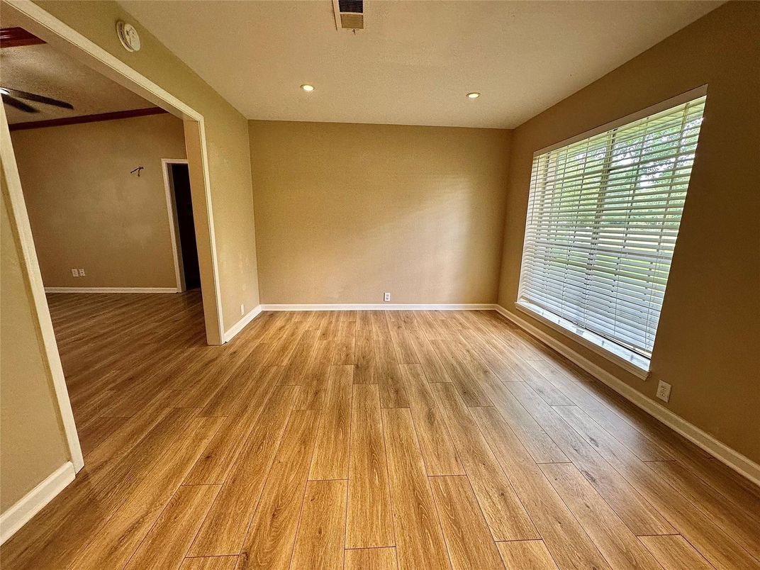 Empty room, Interior, Recessed Lighting, Wood Texture Flooring