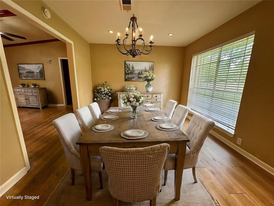 Chandelier, Dining room, Interior, Recessed Lighting, Wood Texture Flooring