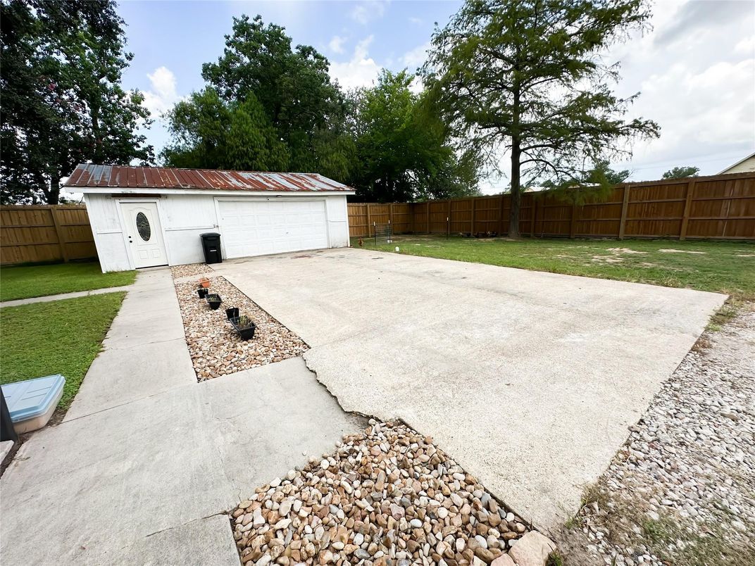Backyard, Detached Garage, Exterior