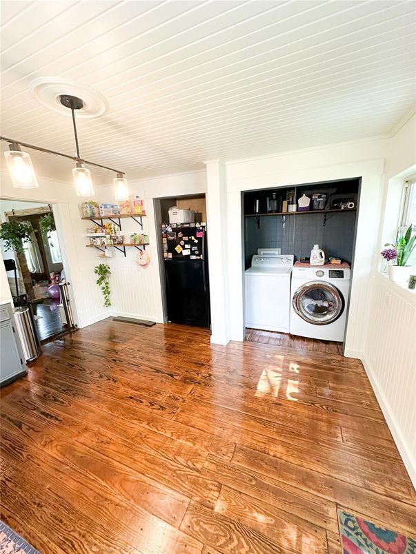 Interior, Pendant Lights, Utility Closets, Washer, Wood Texture Flooring