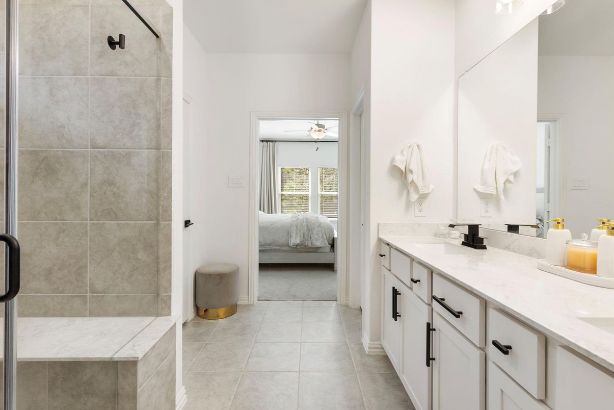 Bathroom, Bedroom, Dual Sink Vanities, Interior