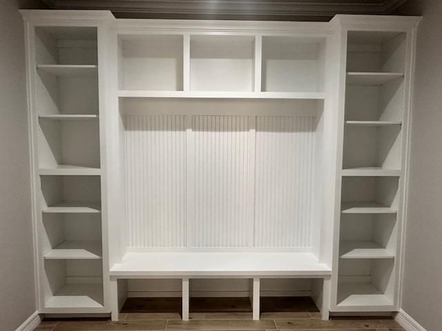 Interior, Walk-in Closets, Wood Texture Flooring